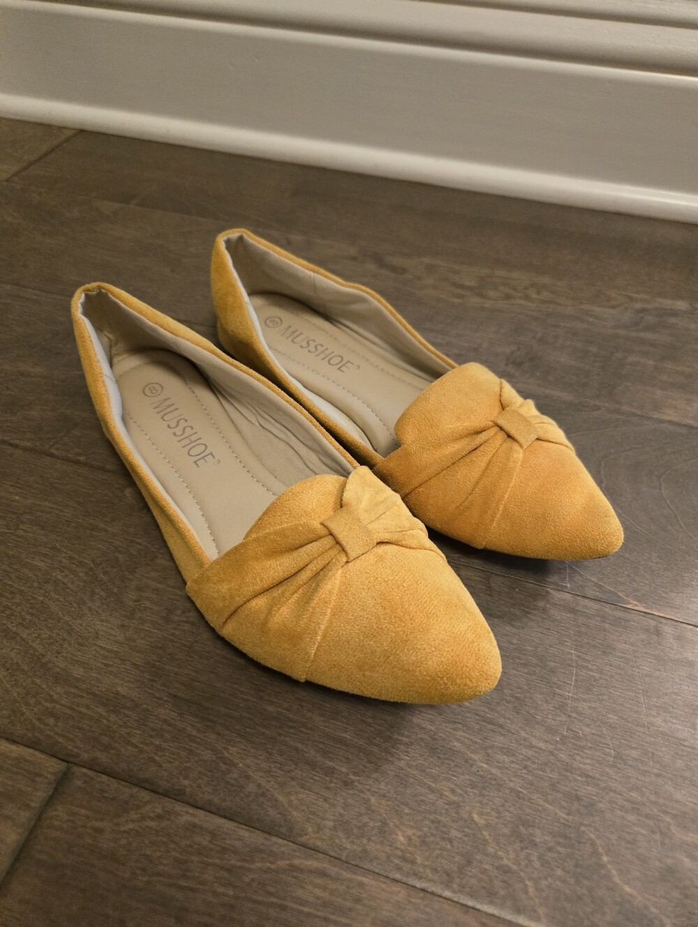 MUSSHOE Mustard Yellow Faux Suede Pointed Toe Bow Knot Flats - Size 8